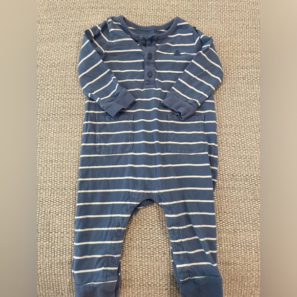 Gap baby boy organic 6-piece bundle. 6 - 12 months. - Picture 2 of 7